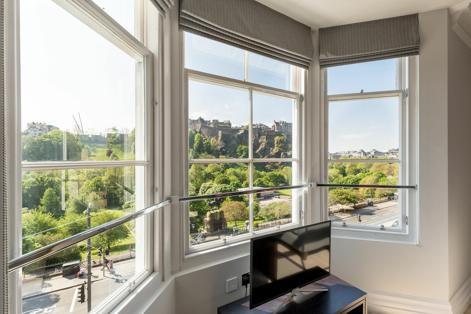 Appartement Destiny Scotland - Chisholm Hunter EDI
